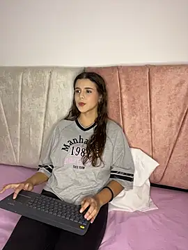 Snapshot of Isabellebotero chatting on 08-09-26, 04:57 Isabellebotero online show from 08-09-26, 04:57
