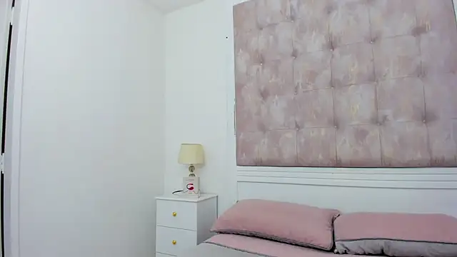 AbbyMilers online show from 06-18-26, 02:00
