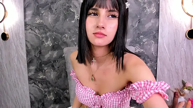 Snapshot of ZoeHall_ chatting on 07-17-26, 09:12 ZoeHall online show from 07-17-26, 09:12