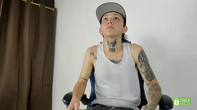 Snapshot of Nick_TattooedGuy chatting on 06-19-26, 07:20 Nick TattooedGuy online show from 06-19-26, 07:20