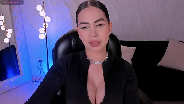 Snapshot of SabrinaMontclair chatting on 07-07-26, 09:07 SabrinaMontclair online show from 07-07-26, 09:07