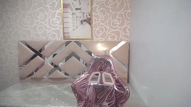 Snapshot of KiaraStar_ch chatting on 06-19-26, 08:14 KiaraStar ch online show from 06-19-26, 08:14