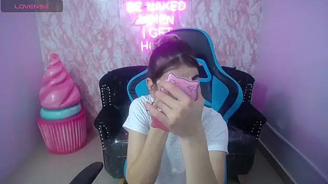 Snapshot of KiaraStar_ch chatting on 07-09-26, 07:46 KiaraStar ch online show from 07-09-26, 07:46