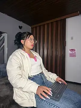 Snapshot of GabyLopez_Pink chatting on 06-26-26, 03:34 GabyLopez Pink online show from 06-26-26, 03:34