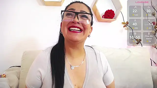 Snapshot of meli_cruz chatting on 07-10-26, 05:02 meli cruz online show from 07-10-26, 05:02