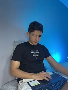 Snapshot of SantiLux_ chatting on 07-19-26, 02:31 SantiLux online show from 07-19-26, 02:31