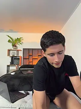 Snapshot of SantiLux_ chatting on 06-22-26, 06:21 SantiLux online show from 06-22-26, 06:21
