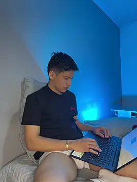 Snapshot of SantiLux_ chatting on 07-17-26, 02:53 SantiLux online show from 07-17-26, 02:53