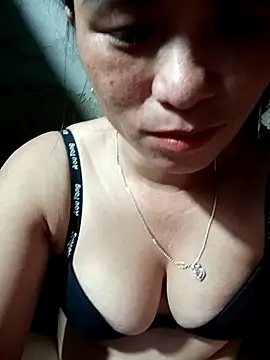 Snapshot of chychy113 chatting on 06-27-26, 04:35 chychy113 online show from 06-27-26, 04:35