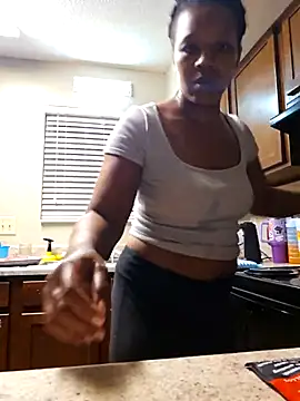 Snapshot of NAOMIdaFreakXXXXX chatting on 09-10-25, 09:30 NAOMIdaFreakXXXXX online show from 09-10-25, 09:30