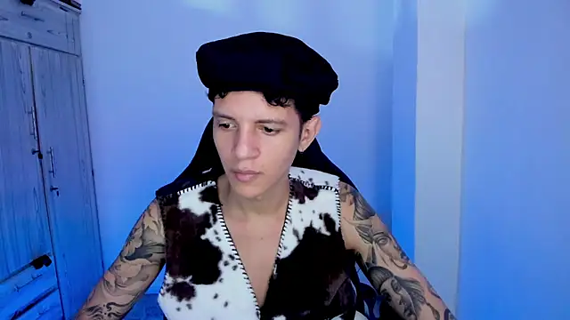 Snapshot of tylerrnova chatting on 07-25-26, 03:25 tylerrnova online show from 07-25-26, 03:25