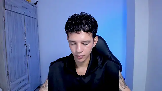Snapshot of tylerrnova chatting on 06-20-26, 03:22 tylerrnova online show from 06-20-26, 03:22