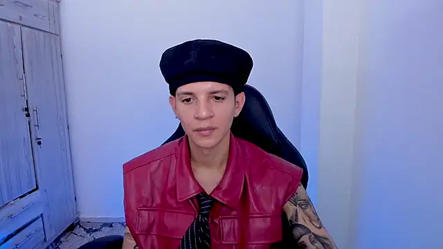 Snapshot of tylerrnova chatting on 07-15-26, 03:02 tylerrnova online show from 07-15-26, 03:02