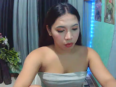 Snapshot of XCalixa chatting on 07-28-26, 02:13 XCalixa online show from 07-28-26, 02:13