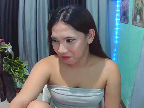 Snapshot of XCalixa chatting on 07-28-26, 03:21 XCalixa online show from 07-28-26, 03:21