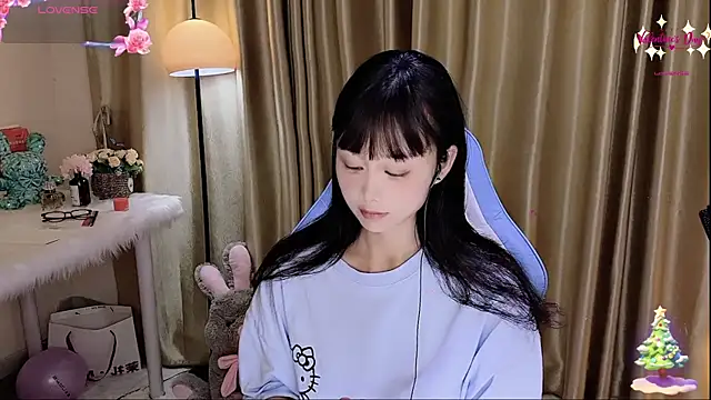 Snapshot of Maizi-2277 chatting on 06-17-26, 05:12 Maizi-2277 online show from 06-17-26, 05:12