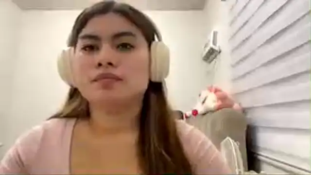 EboniSaxman online show from 06-19-26, 04:02