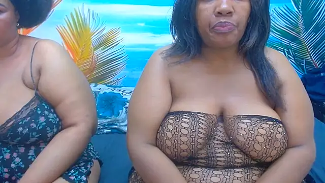 Snapshot of CURVYELEGANCExxx chatting on 07-31-26, 01:32 CURVYELEGANCExxx online show from 07-31-26, 01:32
