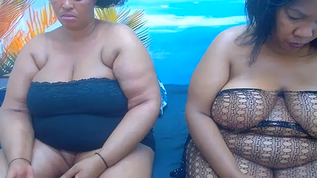 Snapshot of CURVYELEGANCExxx chatting on 07-25-26, 02:23 CURVYELEGANCExxx online show from 07-25-26, 02:23