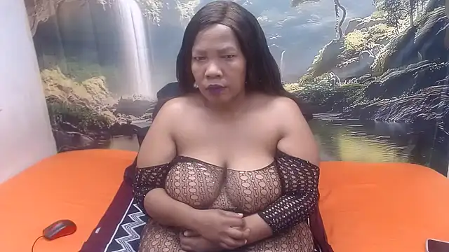 Snapshot of CURVYELEGANCExxx chatting on 07-15-26, 04:41 CURVYELEGANCExxx online show from 07-15-26, 04:41