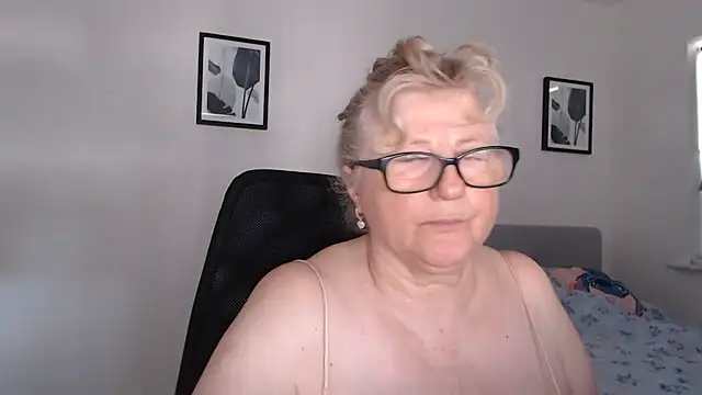 Snapshot of NoraMelow chatting on 07-06-26, 09:49 NoraMelow online show from 07-06-26, 09:49