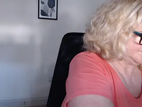 Snapshot of NoraMelow chatting on 07-11-26, 07:52 NoraMelow online show from 07-11-26, 07:52