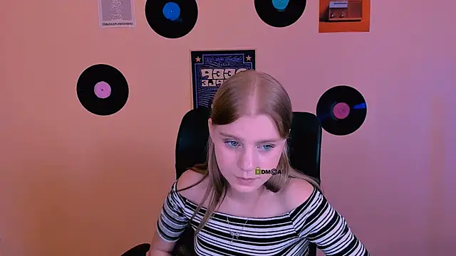 Snapshot of bella_sky11 chatting on 06-20-26, 12:10 bella sky11 online show from 06-20-26, 12:10
