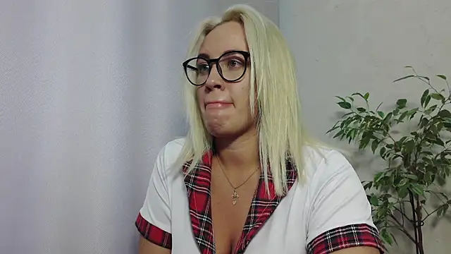 MariaTravel online show from 07-17-26, 01:30