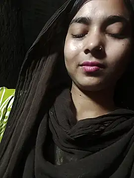 Snapshot of Simran_143 chatting on 07-24-26, 04:47 Simran 143 online show from 07-24-26, 04:47