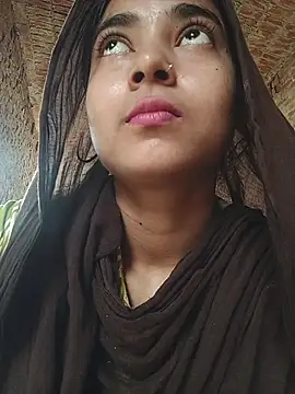 Snapshot of Simran_143 chatting on 07-25-26, 04:53 Simran 143 online show from 07-25-26, 04:53