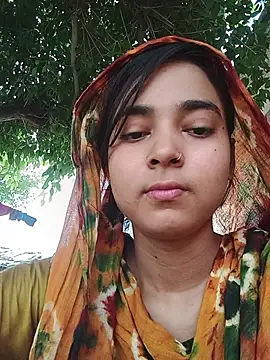 Snapshot of Simran_143 chatting on 07-15-26, 04:19 Simran 143 online show from 07-15-26, 04:19