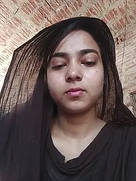 Snapshot of Simran_143 chatting on 06-20-26, 04:17 Simran 143 online show from 06-20-26, 04:17