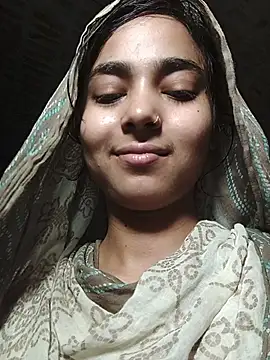 Snapshot of Simran_143 chatting on 07-15-26, 04:25 Simran 143 online show from 07-15-26, 04:25