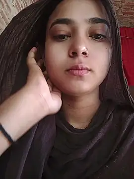 Snapshot of Simran_143 chatting on 06-26-26, 03:56 Simran 143 online show from 06-26-26, 03:56