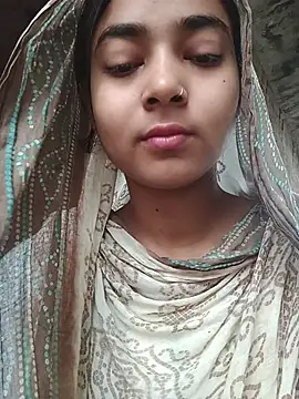 Snapshot of Simran_143 chatting on 07-19-26, 04:54 Simran 143 online show from 07-19-26, 04:54