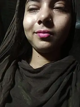 Snapshot of Simran_143 chatting on 07-25-26, 04:57 Simran 143 online show from 07-25-26, 04:57