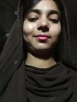 Snapshot of Simran_143 chatting on 07-21-26, 05:03 Simran 143 online show from 07-21-26, 05:03