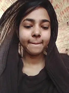 Snapshot of Simran_143 chatting on 06-23-26, 05:38 Simran 143 online show from 06-23-26, 05:38