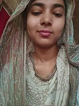 Snapshot of Simran_143 chatting on 07-18-26, 04:43 Simran 143 online show from 07-18-26, 04:43