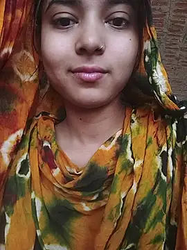 Snapshot of Simran_143 chatting on 07-13-26, 04:34 Simran 143 online show from 07-13-26, 04:34