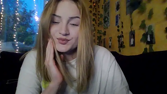 Snapshot of MilaPrecious chatting on 07-07-26, 06:33 MilaPrecious online show from 07-07-26, 06:33