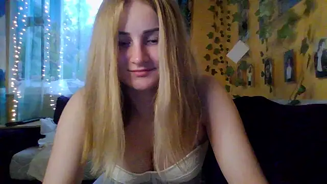 Snapshot of MilaPrecious chatting on 07-11-26, 05:35 MilaPrecious online show from 07-11-26, 05:35