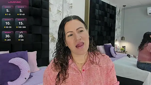 Snapshot of CharlotteG_ chatting on 06-27-26, 01:39 CharlotteG online show from 06-27-26, 01:39