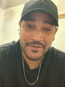 Snapshot of wandinho13 chatting on 06-17-26, 01:21 wandinho13 online show from 06-17-26, 01:21
