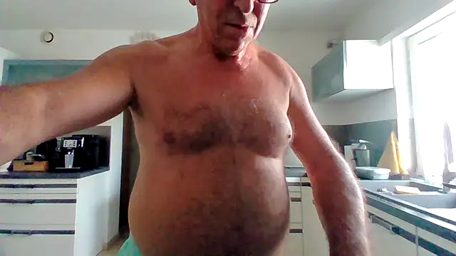 Snapshot of coquinesensuel chatting on 07-17-26, 12:02 coquinesensuel online show from 07-17-26, 12:02
