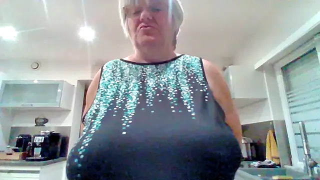 Snapshot of coquinesensuel chatting on 07-19-26, 09:00 coquinesensuel online show from 07-19-26, 09:00