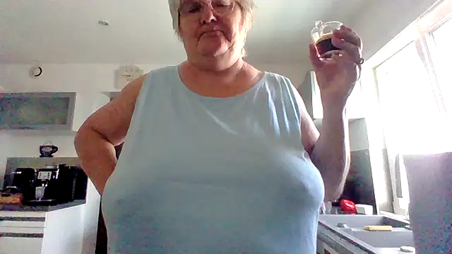 Snapshot of coquinesensuel chatting on 07-08-26, 07:20 coquinesensuel online show from 07-08-26, 07:20