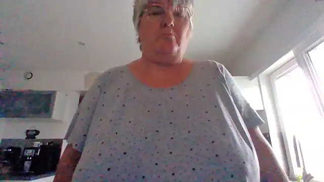 Snapshot of coquinesensuel chatting on 06-23-26, 07:50 coquinesensuel online show from 06-23-26, 07:50
