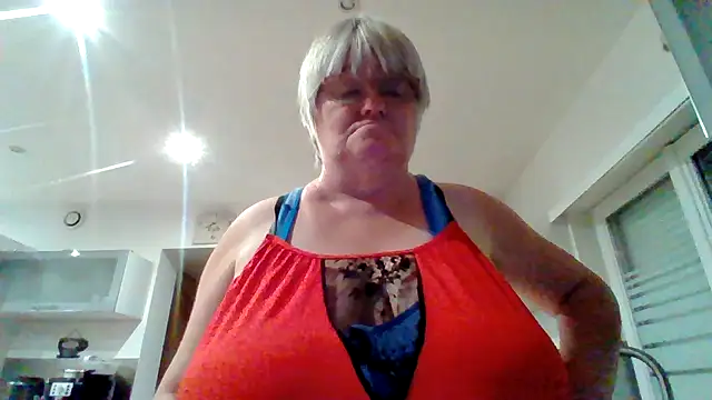 Snapshot of coquinesensuel chatting on 06-25-26, 08:14 coquinesensuel online show from 06-25-26, 08:14