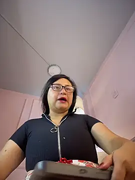 Snapshot of LuisAny chatting on 07-30-26, 03:27 LuisAny online show from 07-30-26, 03:27